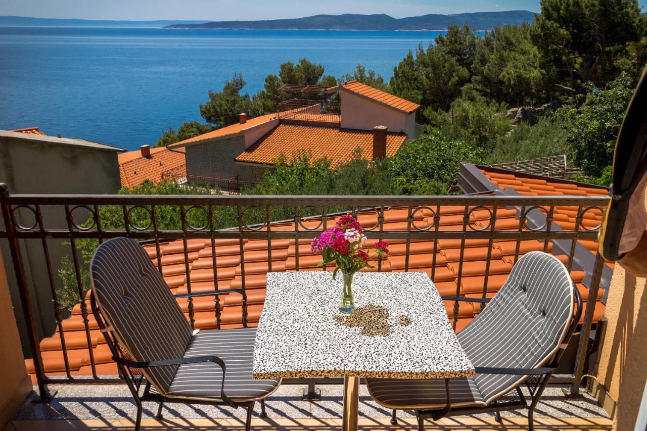Apartments And Rooms By The Sea Brela, Makarska - 13118 Exterior foto