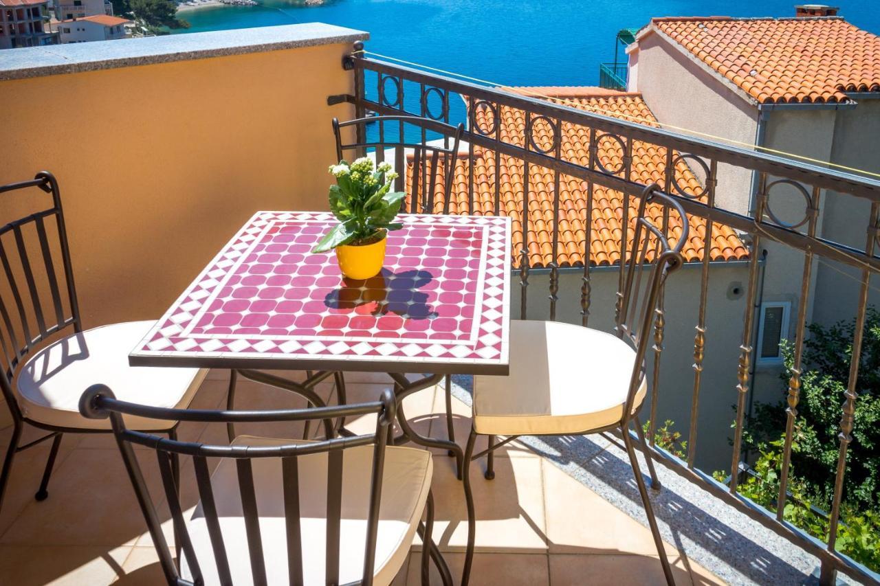 Apartments And Rooms By The Sea Brela, Makarska - 13118 Exterior foto
