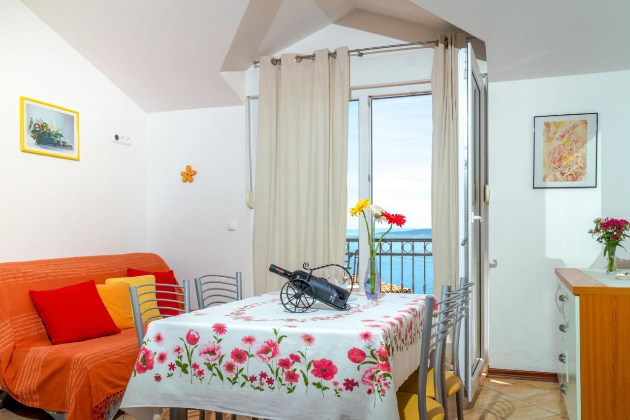 Apartments And Rooms By The Sea Brela, Makarska - 13118 Exterior foto